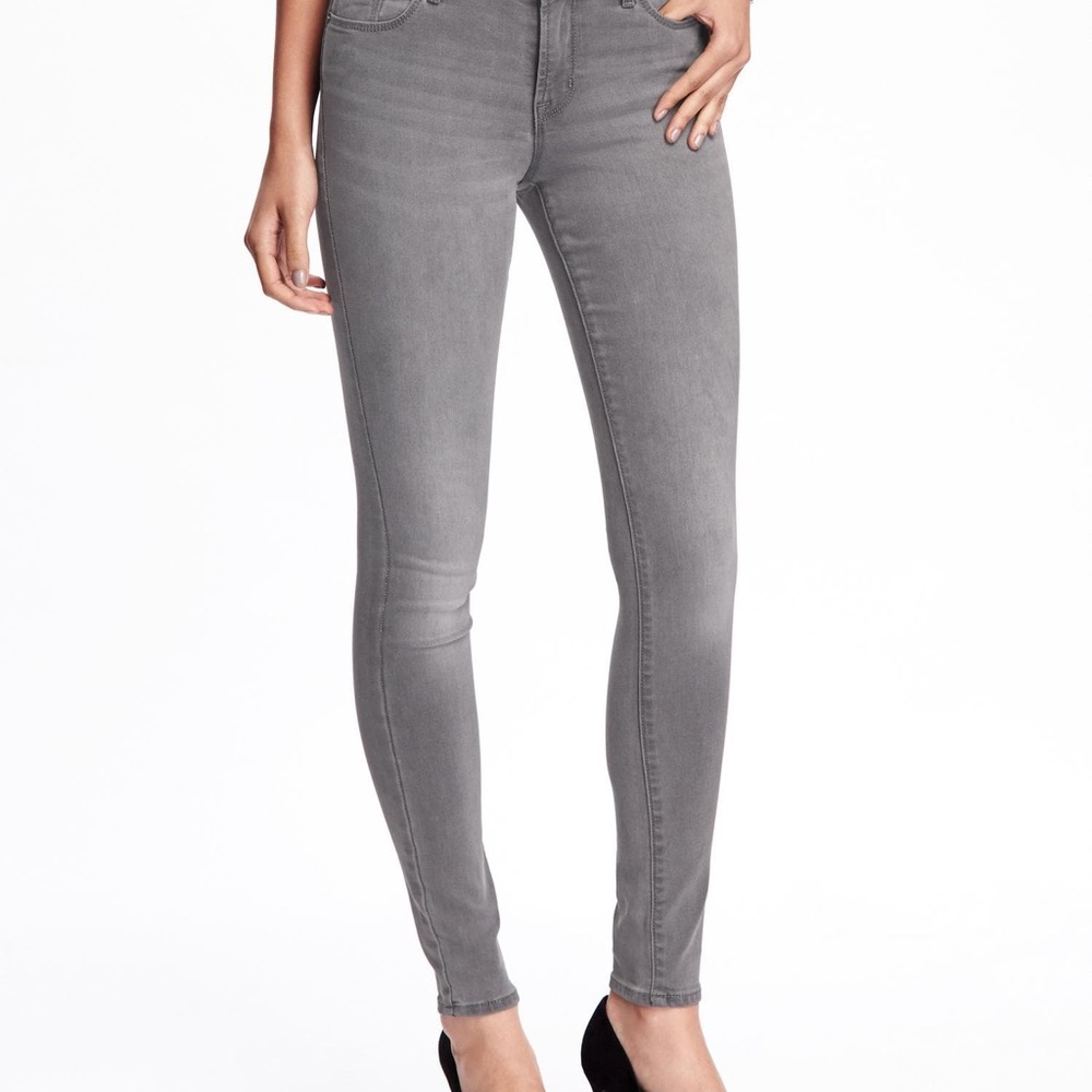 Old Navy Mid Rise Super Skinny Jeans